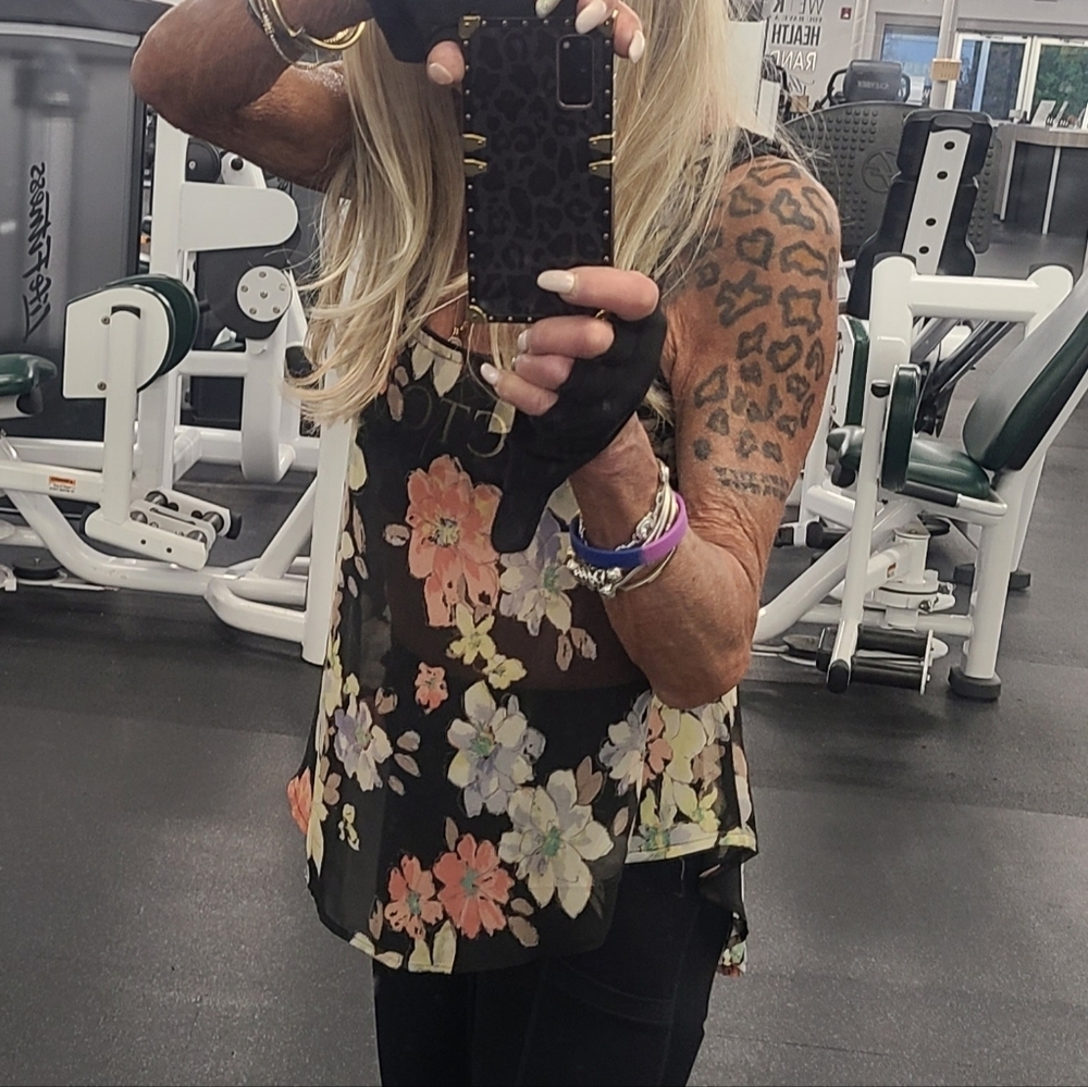 HP🔥🔥🔥Beautiful Spring Summer Floral Top sz S - Picture 6 of 15